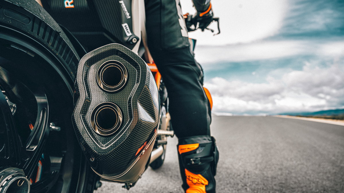 New 2020 KTM 1290 SUPER DUKE R Review